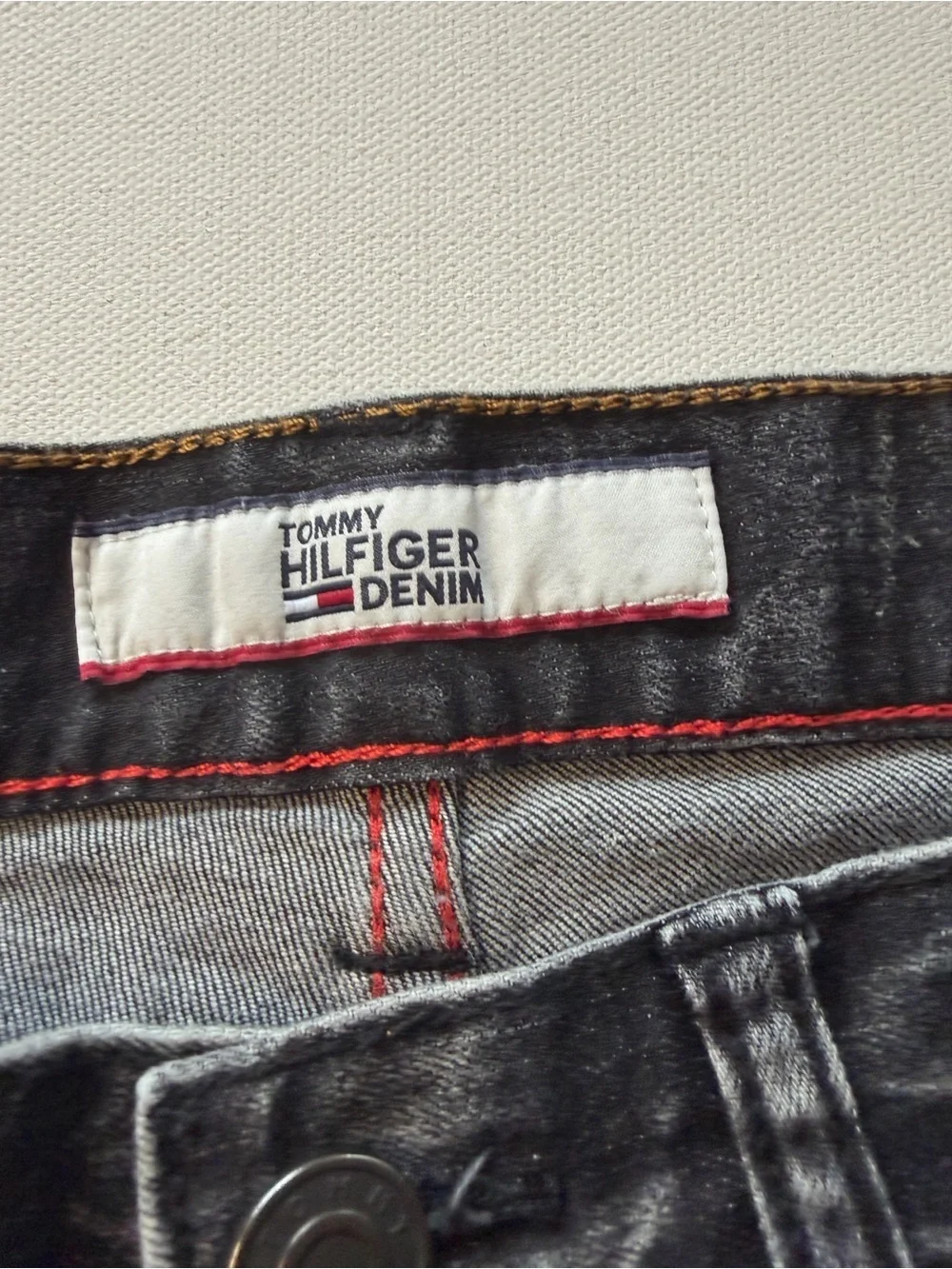 EUC Men's Tommy Hilfiger Slim Black Washed Jeans Size 31/32